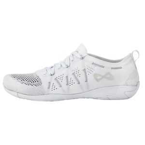 Nfinity Flyte Cheer Shoes size Womens 4 (fits youth 2)